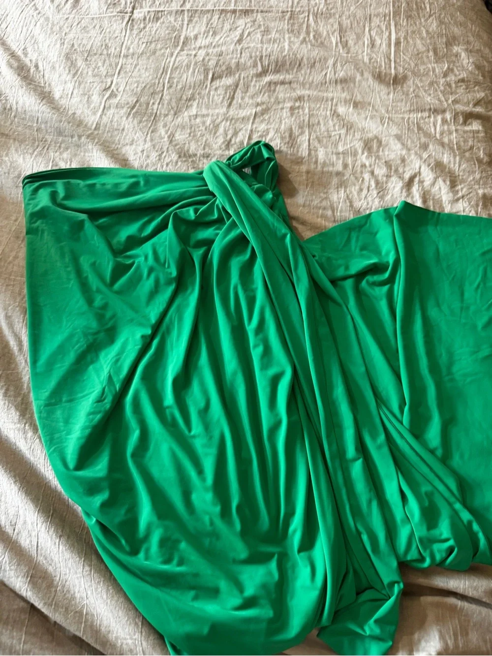 VICI Bahamas One Shoulder Crop Top and matching skirt - Green